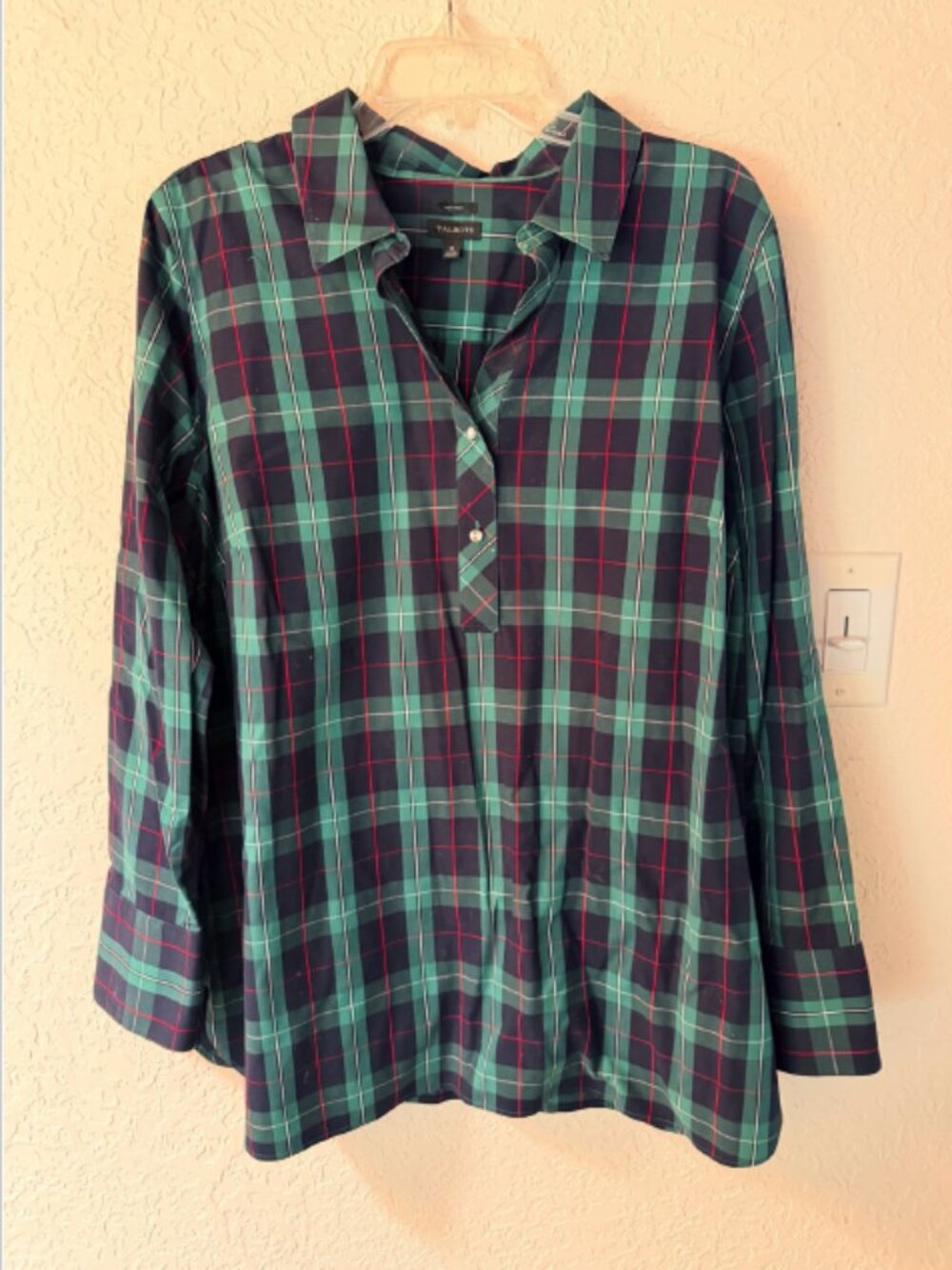 Talbots Non-Iron Plaid Button Down Shirt Green Navy Red Size 16 Rhinstone Button